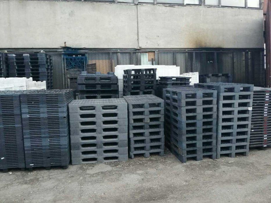 Поддоны пластиковые (паллеты)