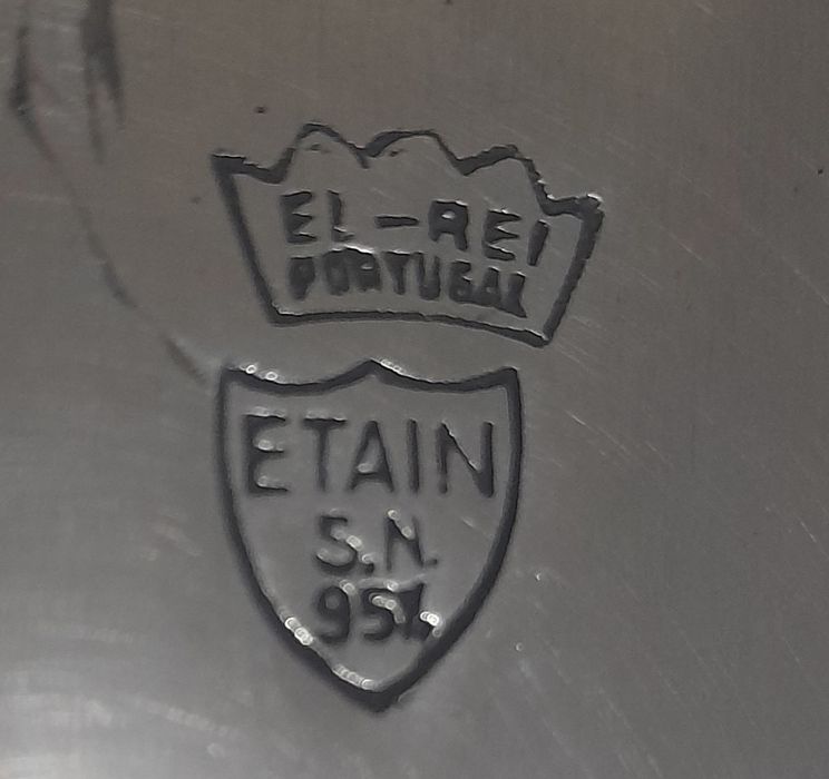 Terrina oitavada em estanho