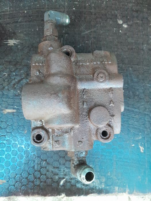 Rozdzielacz EHR Massey Ferguson serii 3xxx 3050, 3060, 3080