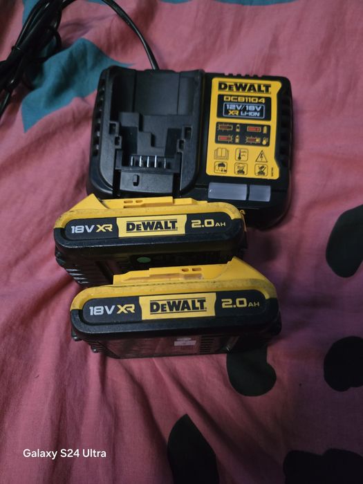 Sprzedam ładowarkę i baterie dewalt 2 ah
