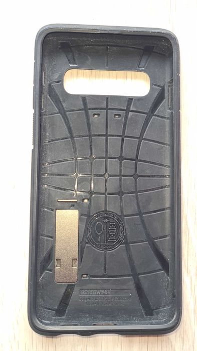 etui Samsung S10 Spigen