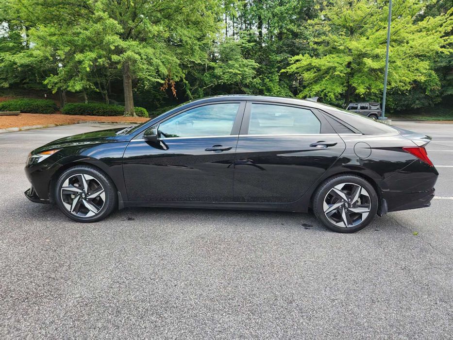 Hyundai Elantra Limited      2023