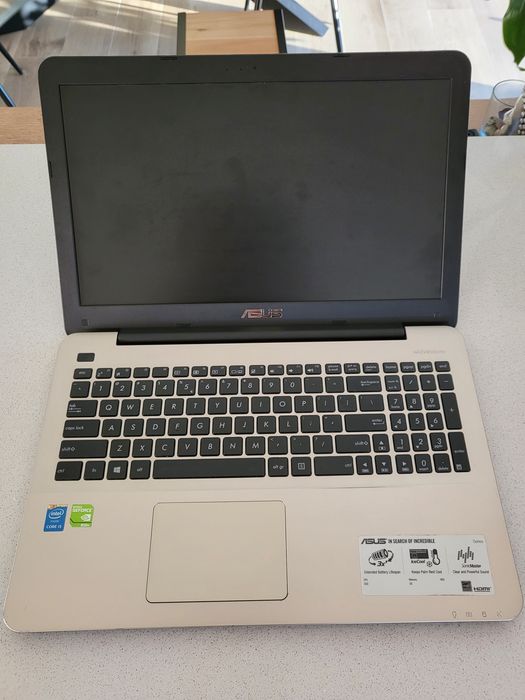 ASUS elegancki laptop