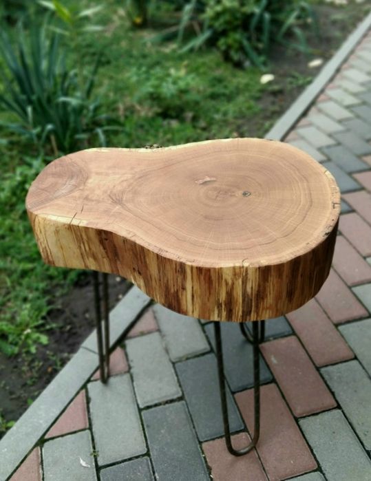 Кофейный,кавовий"прикроватный журнальный столик из спила дерева.