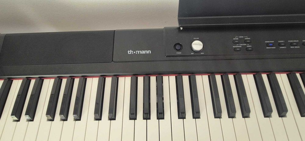 Piano marca thomann