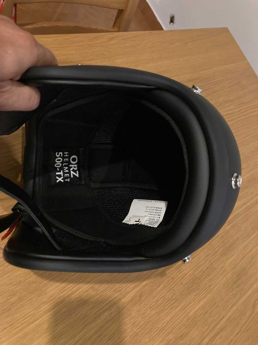 Capacete preto mate, low profile, chopper, retro.
