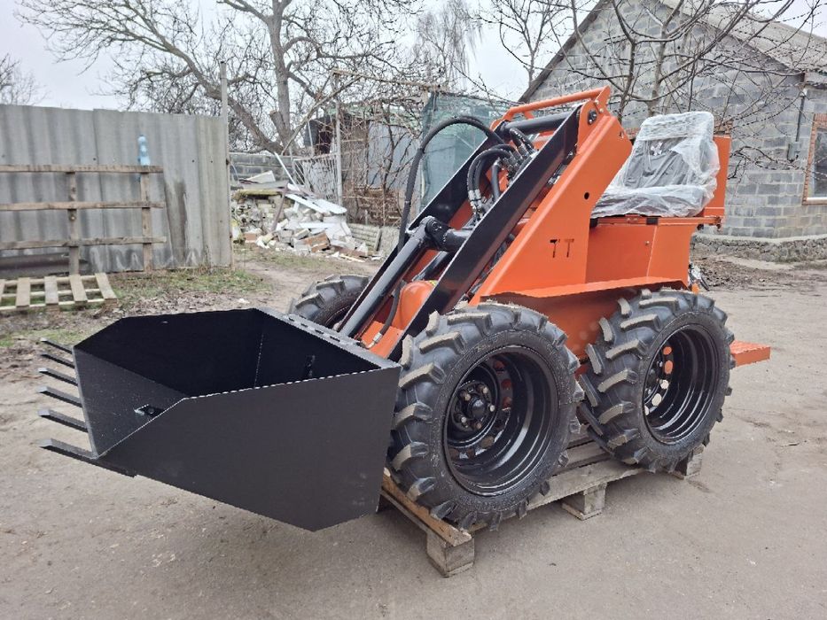 Міні навантажувач з двигуном V2, мінітрактор, мінінавантажувач