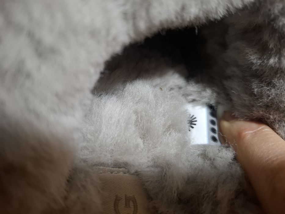 Жіночі фірмові тапулі, Ugg