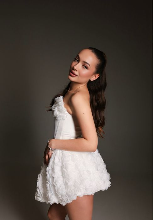 Продам білу сукню