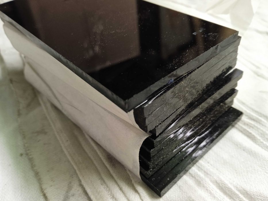 Szybki  ochronne  czarne