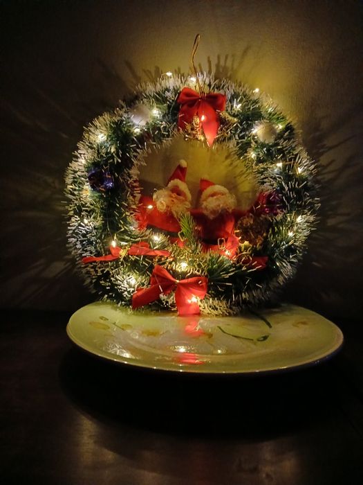 Новорічний віночок з гірляндою