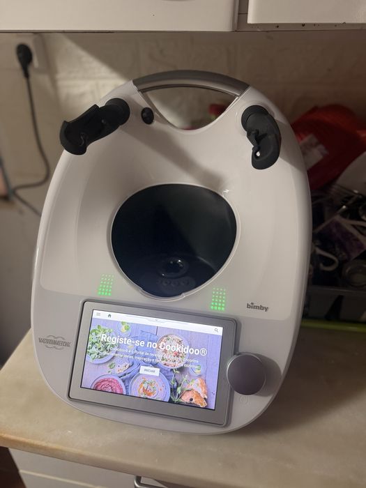 Robo de cozinha bimby tm6
