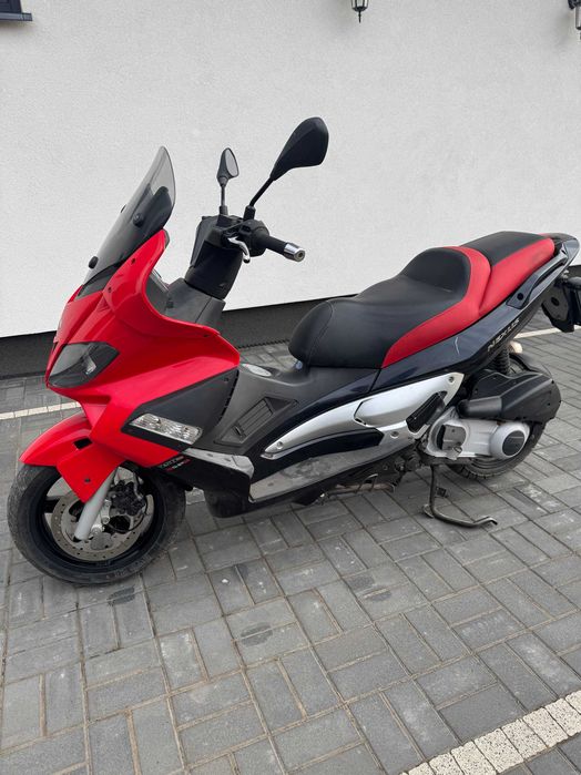 skuter Gilera Nexus 250