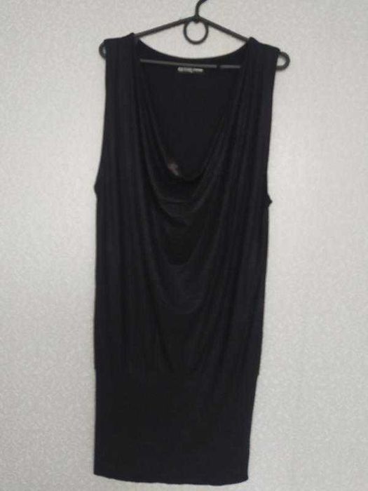 Черное платье Guess