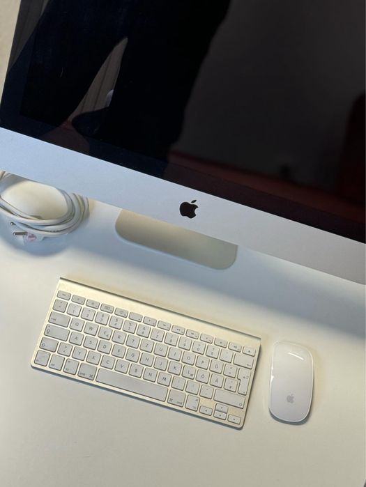 IMac 2010i3 21,5.256