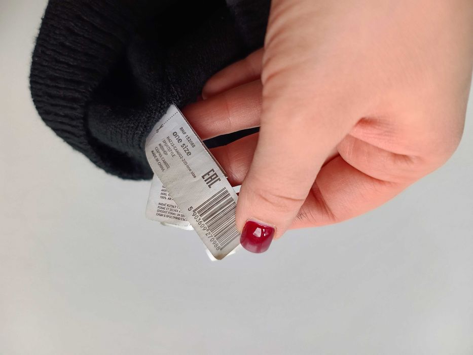 czarna czapka damska meska uniseks 4f ciepla 23cm 46cm obwod jesienna