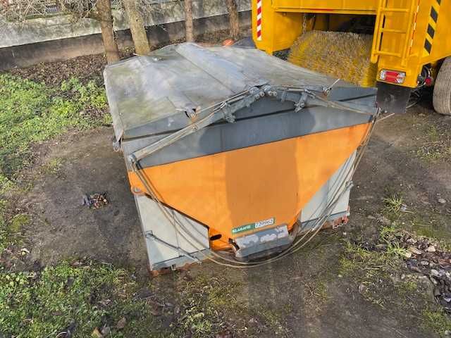 Solarka Piaskarka Posypywarka Epoke 2400 Igloo Schmidt Stratos silnik