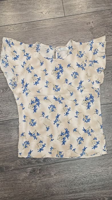 Bluzka damska w kwiaty