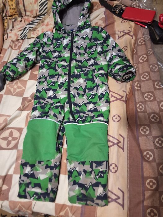 Продам комбинезон демисезонный