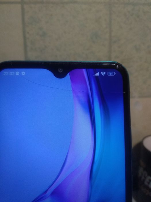 Redmi 9  полностью рабочий но с дефектами торг присутствует