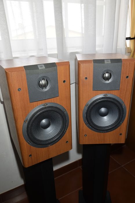 Colunas JBL LX2002