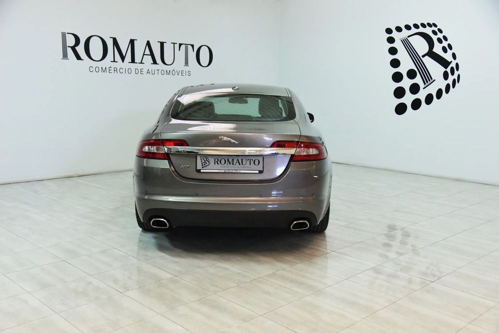 Jaguar XF 2.7 D V6 Luxury