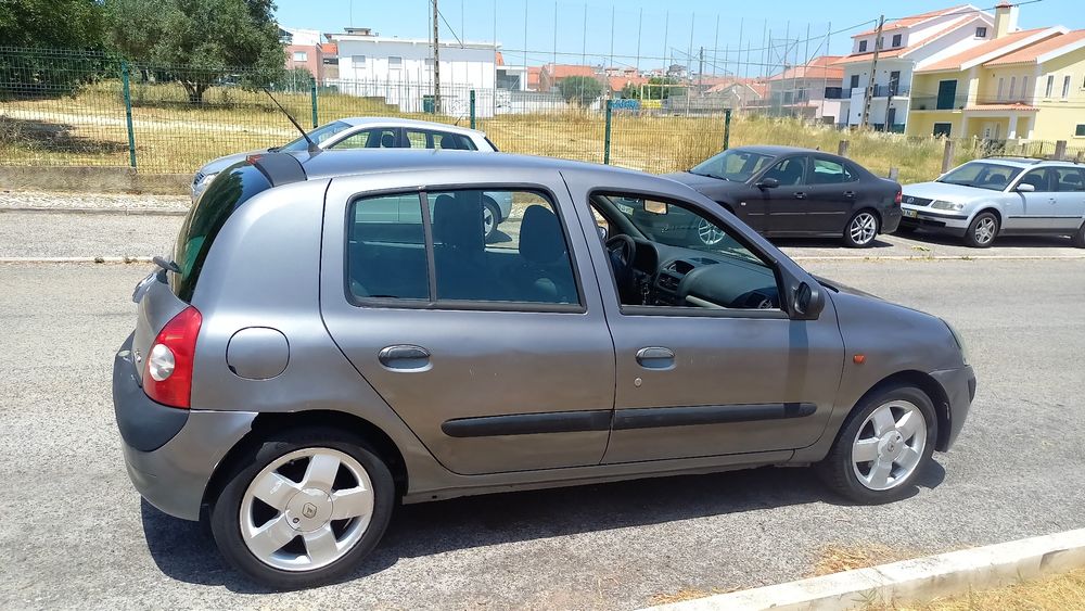 Clio III sem nada pra fazer foto 4