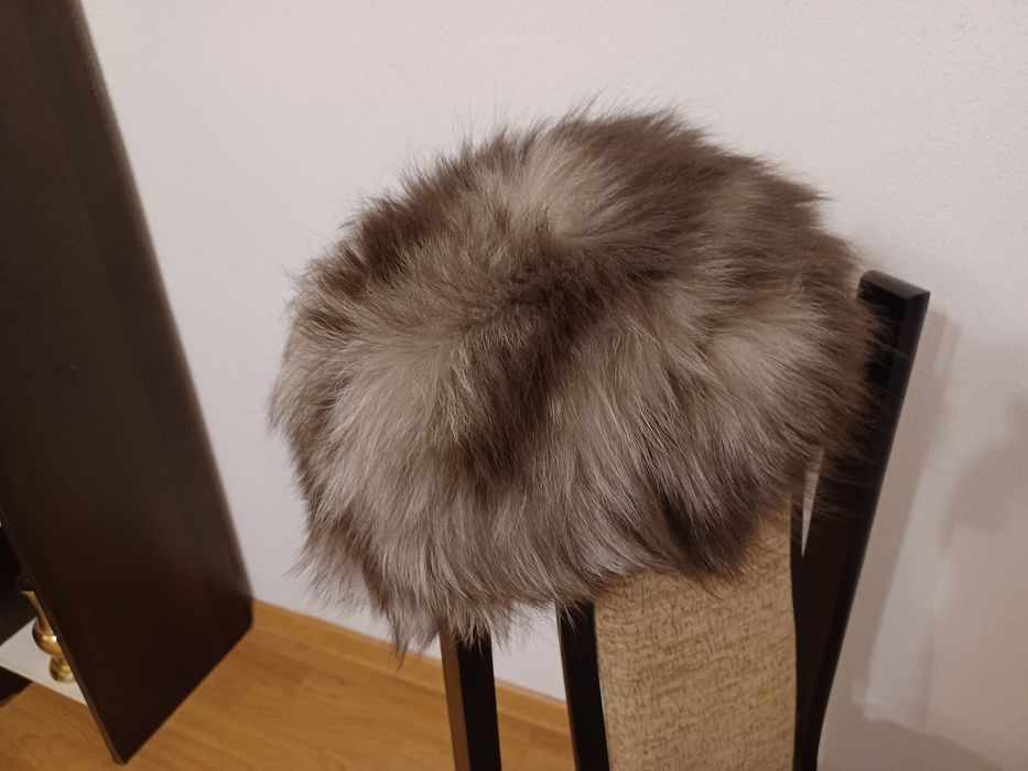 Czapka z Futra Lisa Srebrnego 56 Nowa