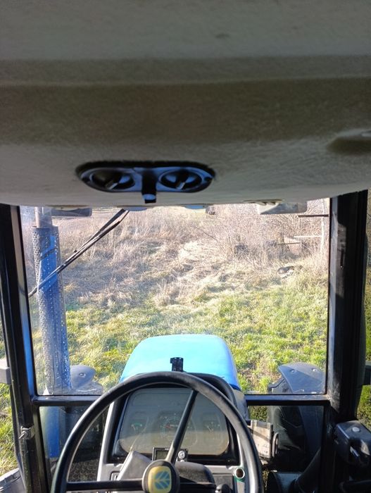 Трактор нью холанд