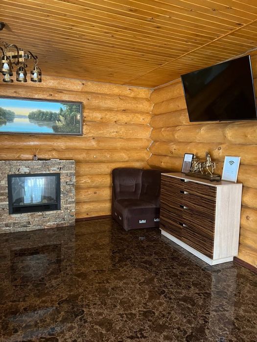 101/1 Дом со сруба с бассейном и баней