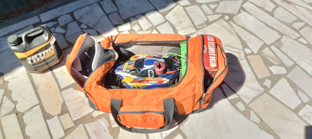 Carro Telecomandado a Gasolina 1/8