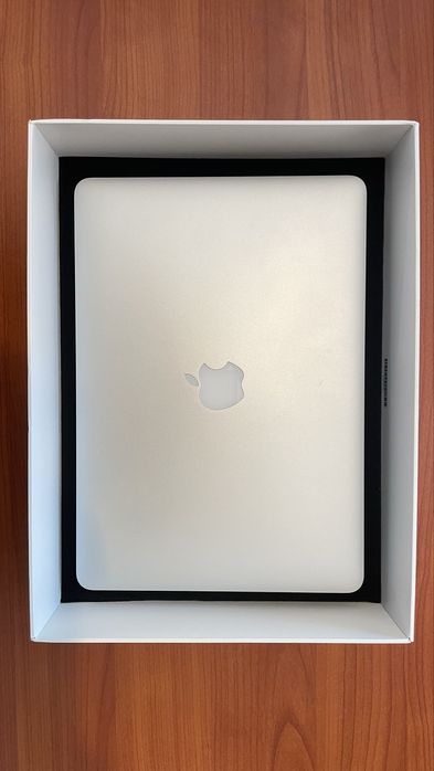Macbook air 8Gb 13-inch 2017