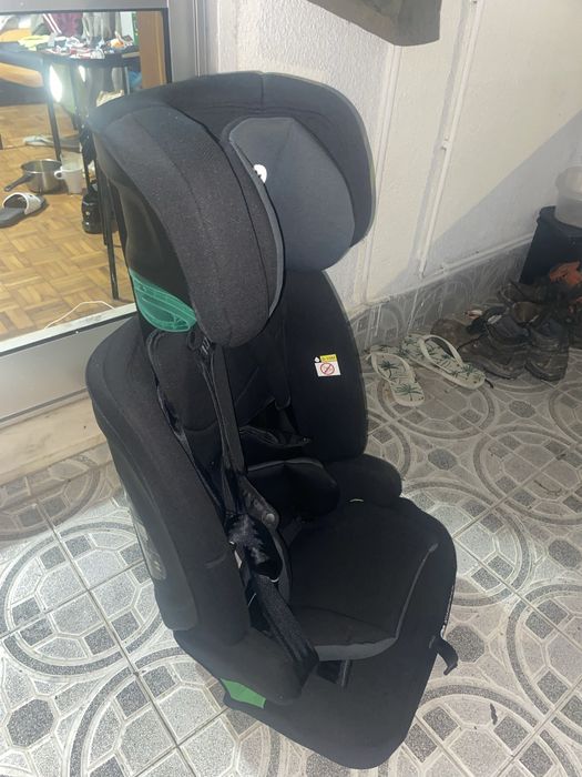 Cadeira para criança nova