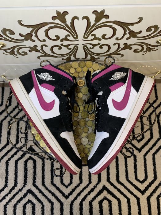 Белые кожаные кеды кроссы замшевые кроссовки nike air jordan 1 retro