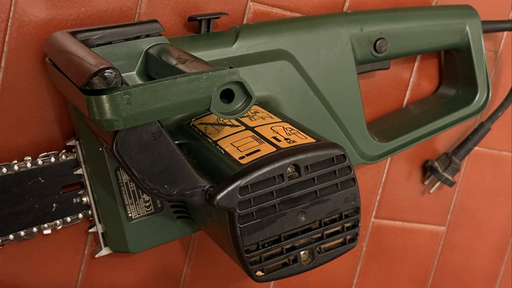 Serra elétrica como nova