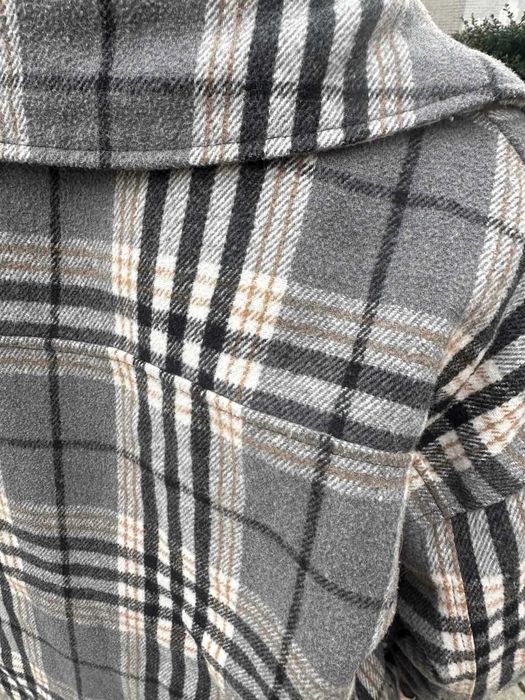 Продам куртку в клітину