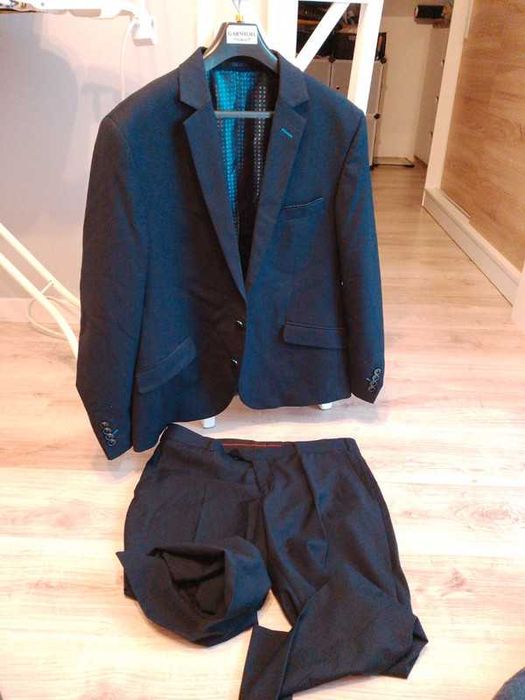 Garnitur granatowy marynarka plus spodnie