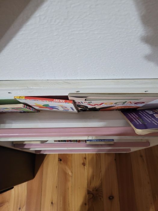 Domek na książki, półka na książki