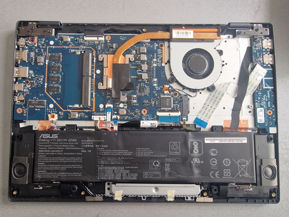 Продам ноутбук Asus J412u на запчастини