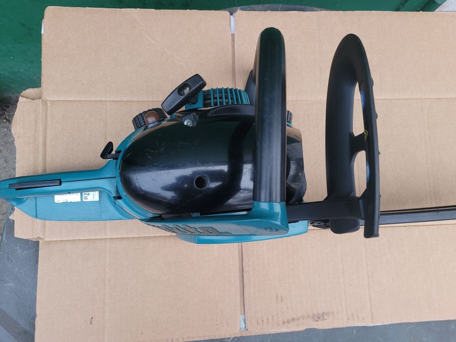 Продам бензопилу макита 4610, бу