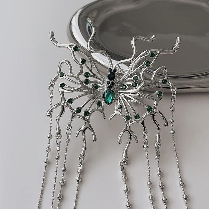 Заколка на коси  з вісюльками і метеликом