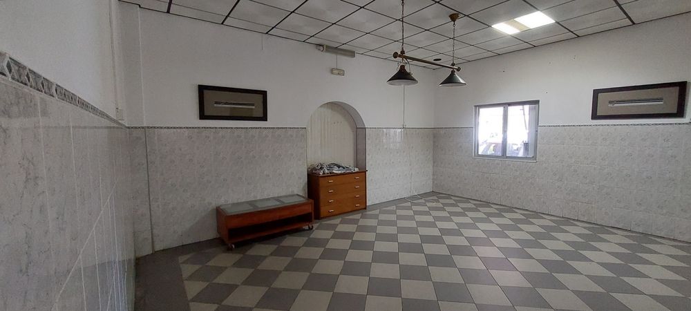 Espaço para arrumos ou escritorios