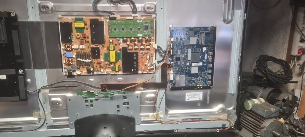 Tv samsung 55   ecran danificado