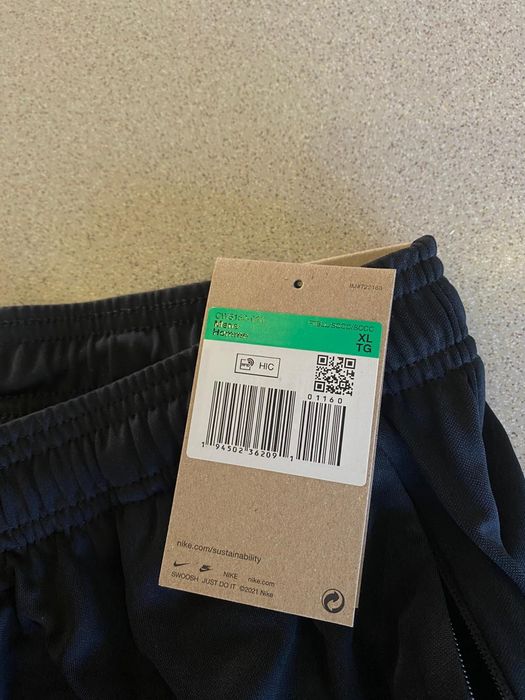 Spodenki NIKE nowe