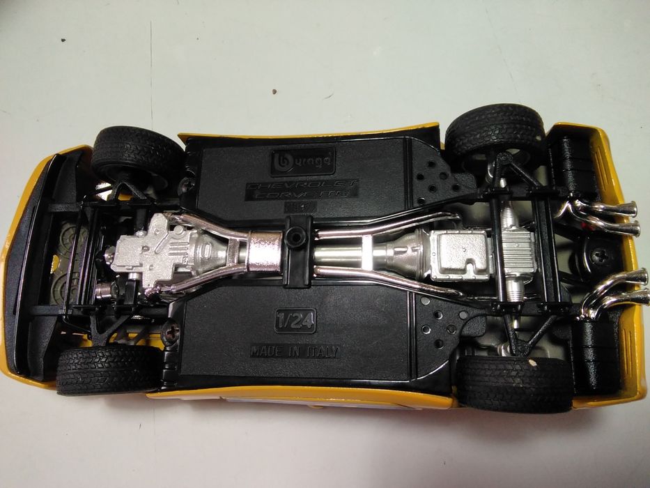 Burago - Chevrolet Corvette  1/24