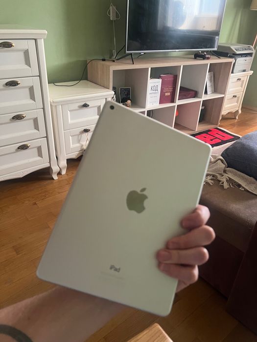 iPad Air 2 WiFi 16 gb, 10/10 + коробка, батарея тримає 45 хв