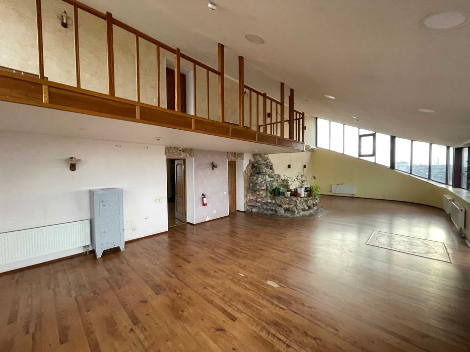 Центр Спаська офіс в бізнес-центрі 238 кв.м. ремонт ціна 150 тис.у.о.