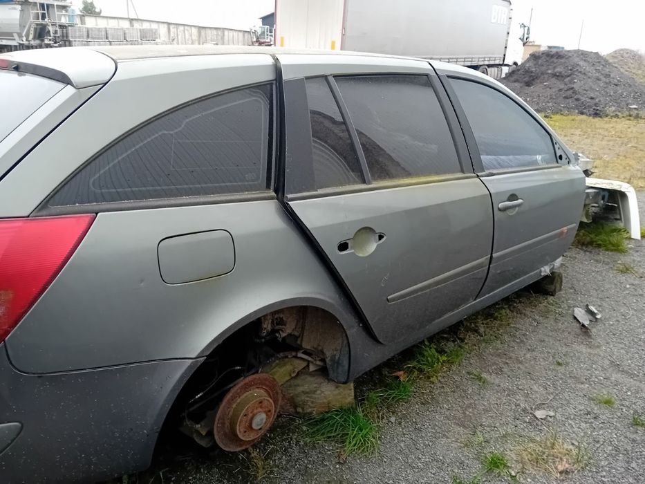 Двері Рено лагуна2