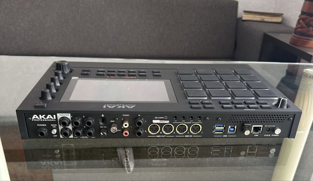 akai mpc live 2 - Купити музичні інструменти - Ціна на OLX.ua