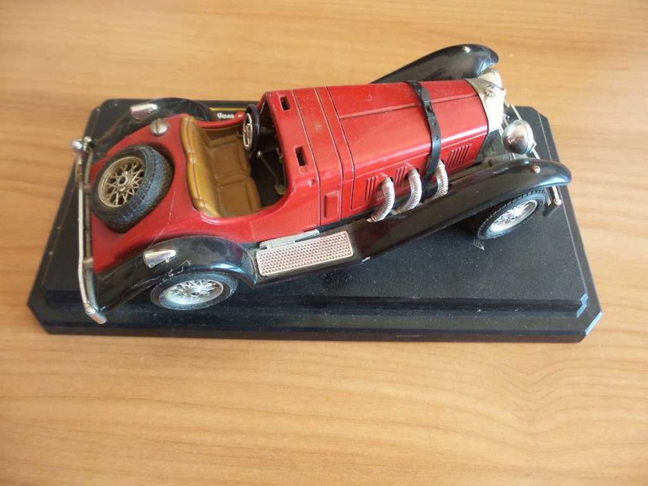 Carros de coleção em miniatura